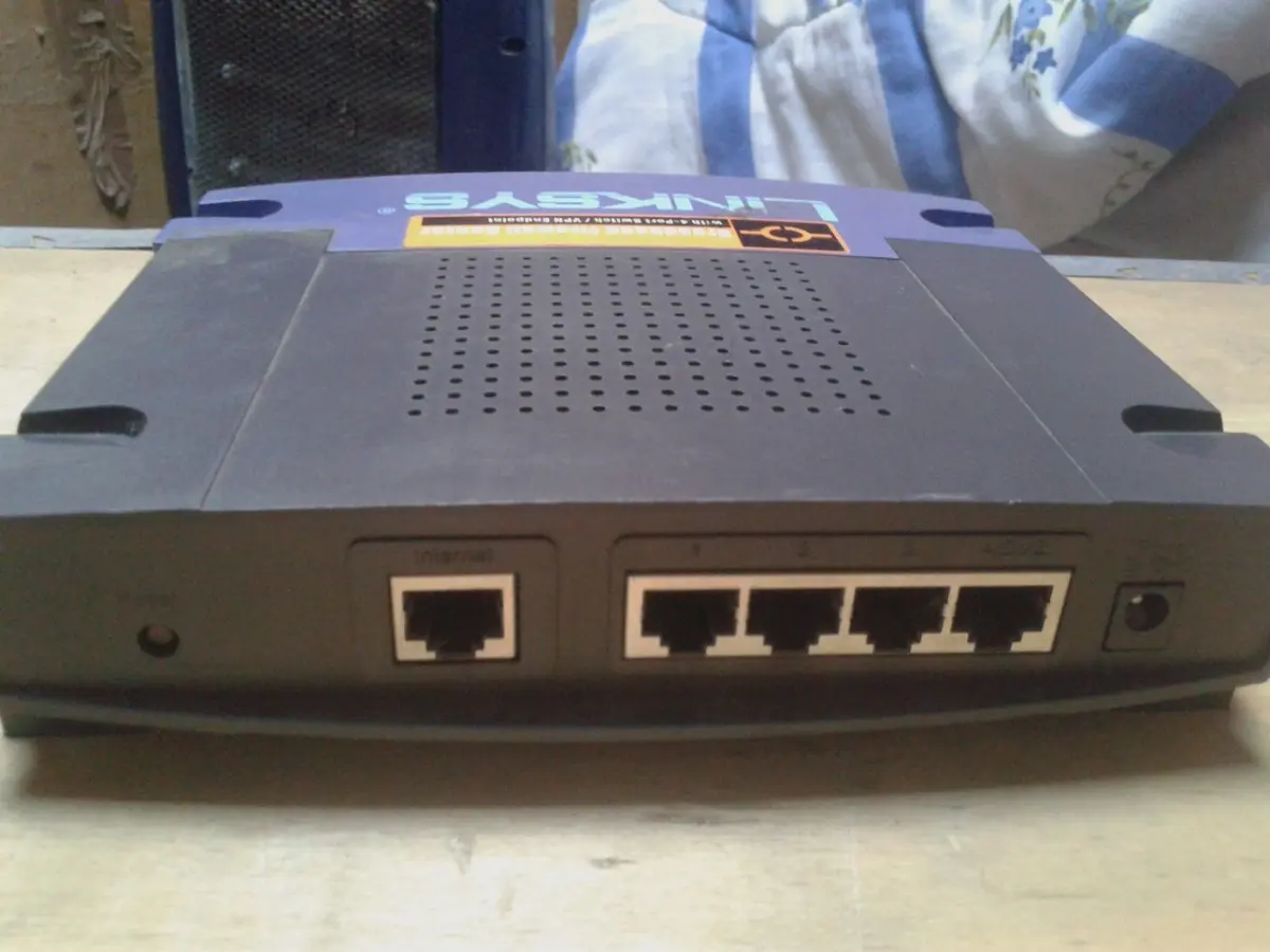 ROUTER LINKSYS BEFVP41 VPN (4LAN) - Imagen 2