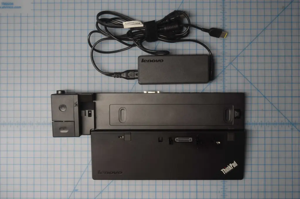 LENOVO THINKPAD BASIC DOCK 40A0 PN#04W3954