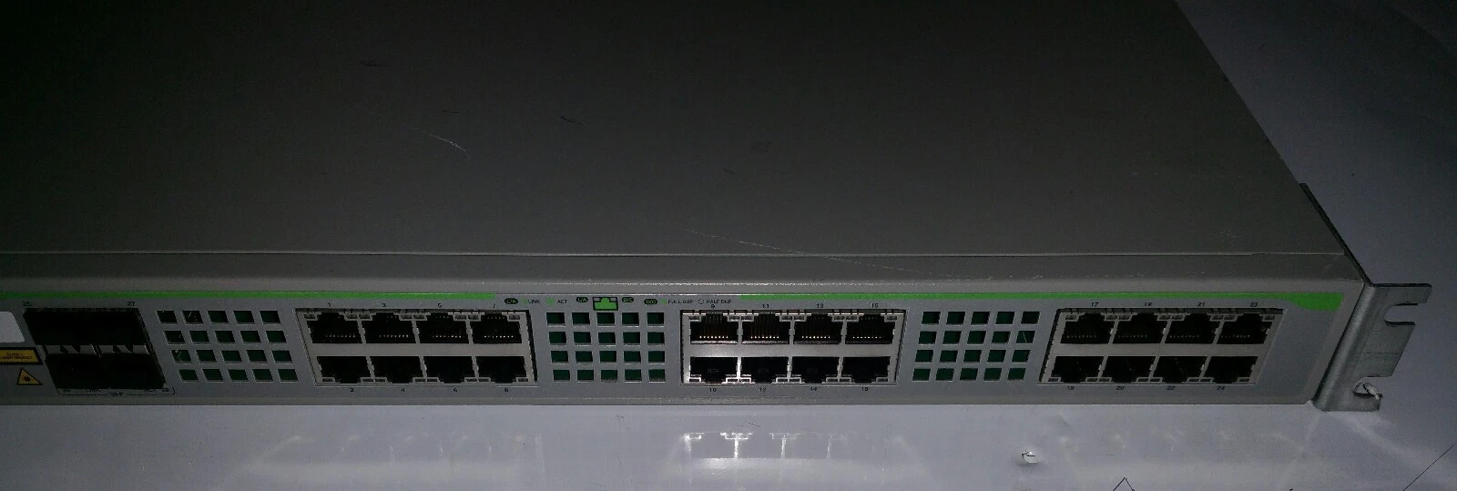 SWITCH 24PORTS ALLIED TELESIS AT-9924TL-EMC2 - Imagen 3